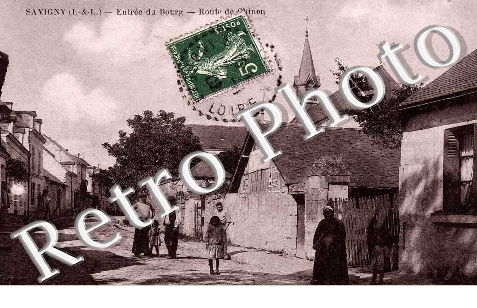 Entree du bourg - route de Chinon