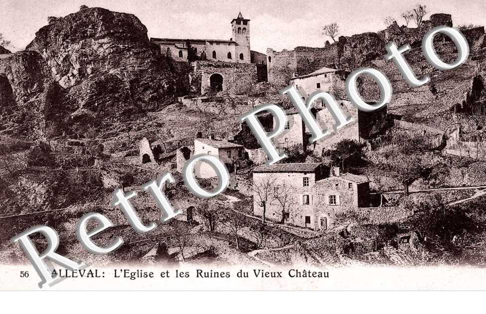l'Eglise et les ruines du Vieux Château