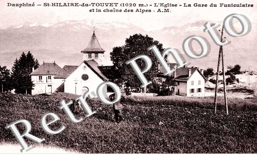 l'eglise La gare du Funiculaire et la chaine des Alpes