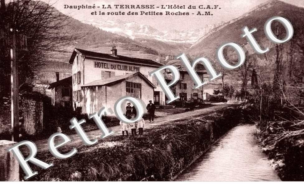 l'hotel du C.A.F. et la route des petites roches Hotel du Club Alpin