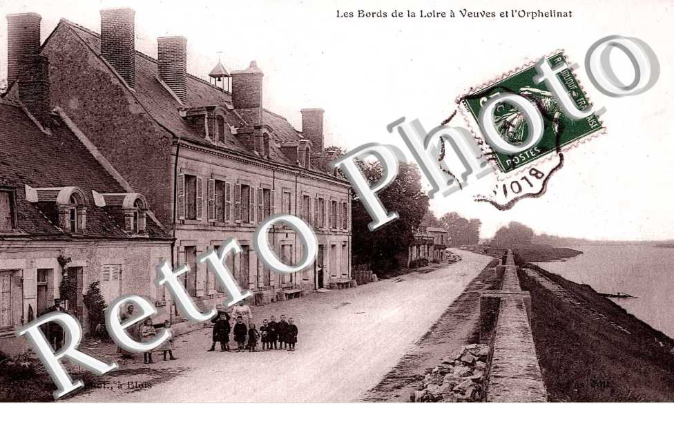les bords de la Loire et l'orphelinat