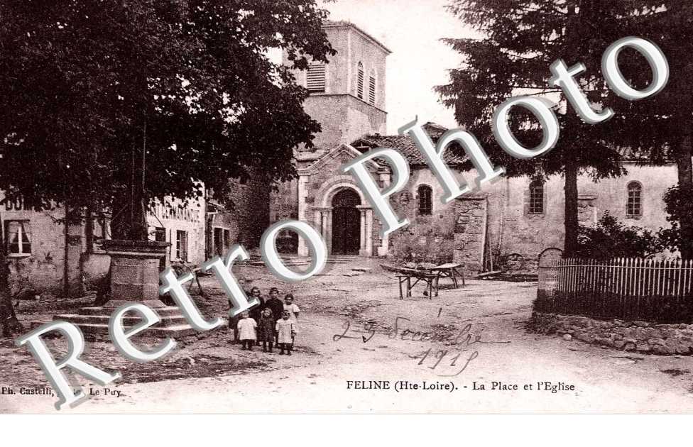 la place et l'eglise