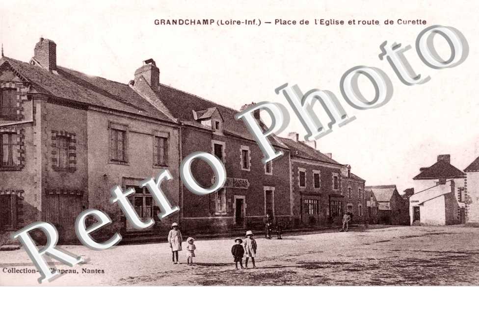 Place de l'Eglise et Route de Curette