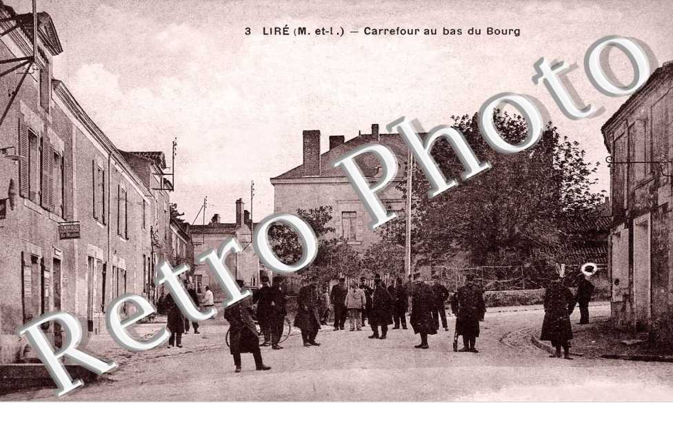 Carrefour au bas du bourg