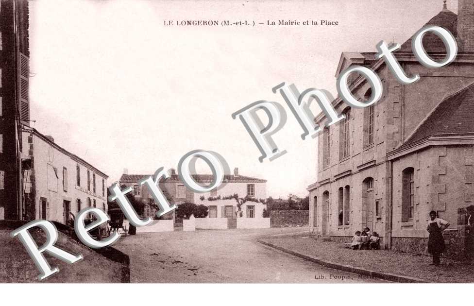 La Mairie et la Place