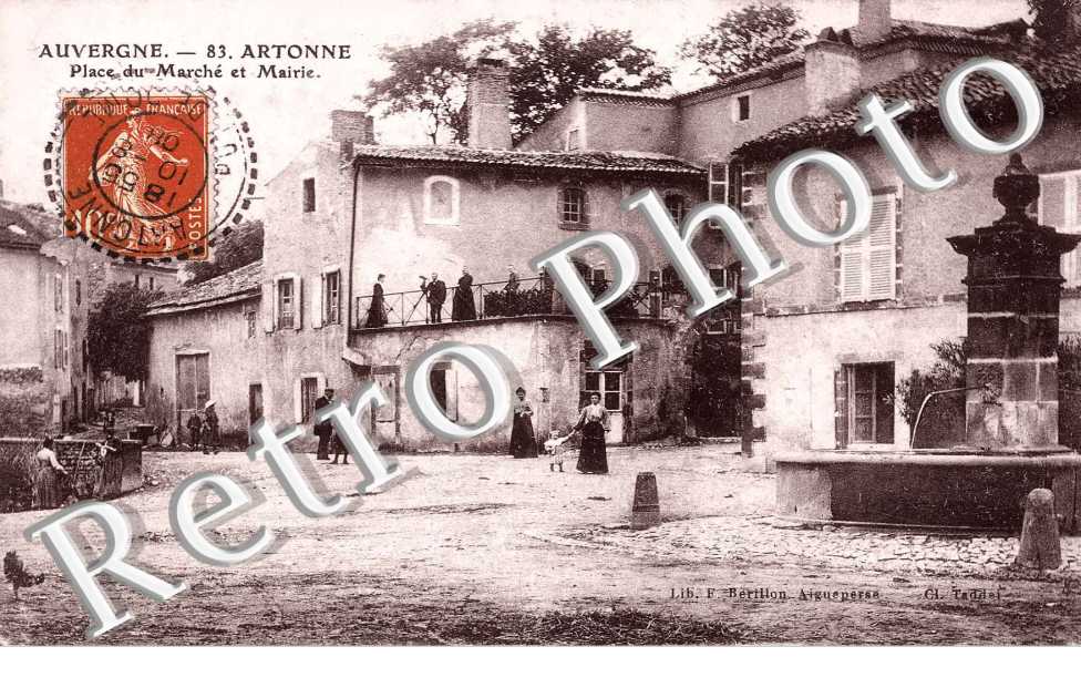 place du marche et mairie