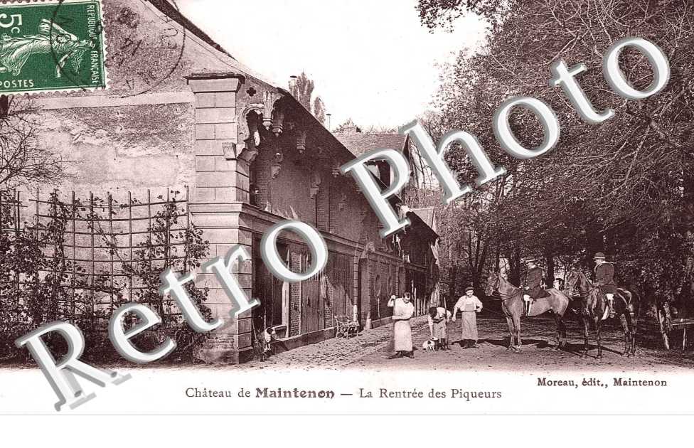 Chateau - rentree des Piqueurs