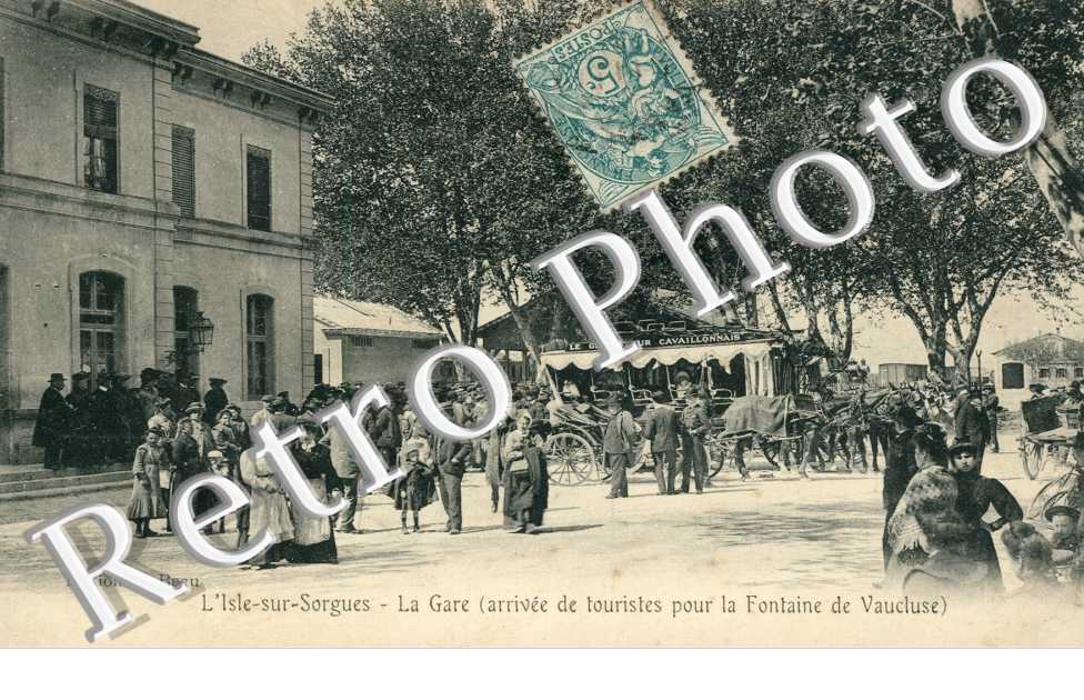 La Gare - Arrivee de Touristes pour la Fontaine de Vaucluse