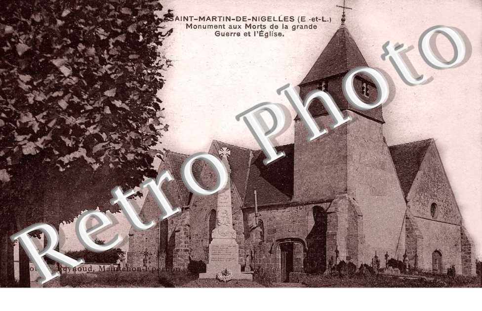 monument aux morts de la grande guerre et l' eglise