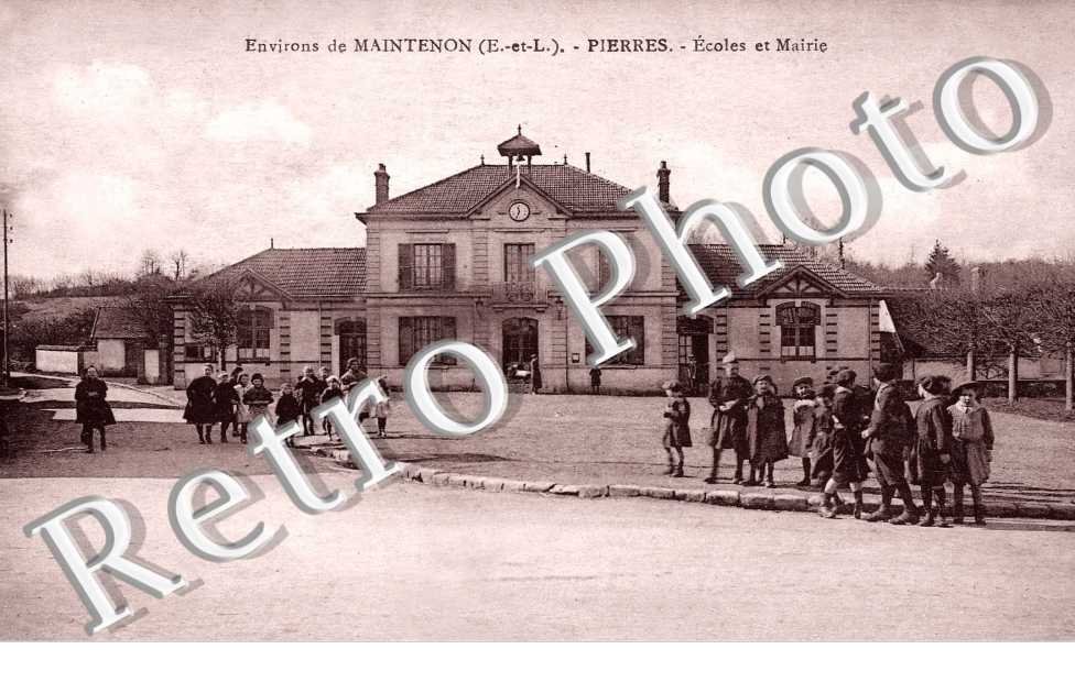 environs de Maintenon, ecoles et mairie