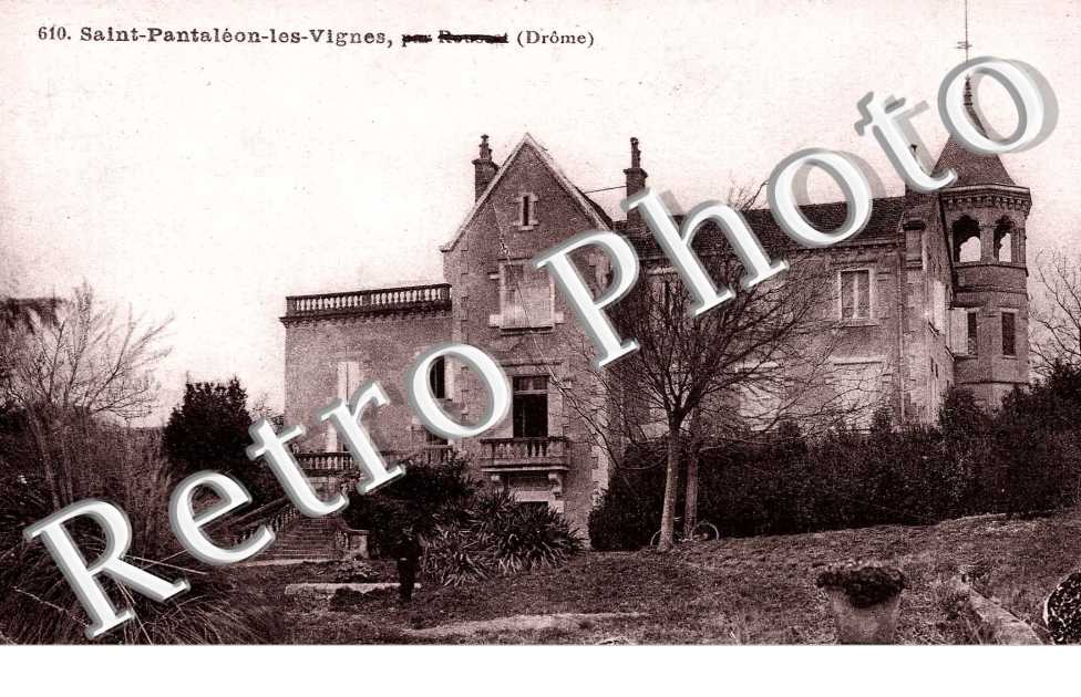 (une batisse)