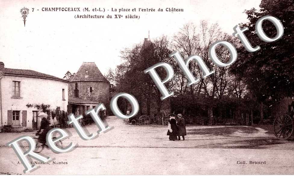 La place et l'entree du chateau
