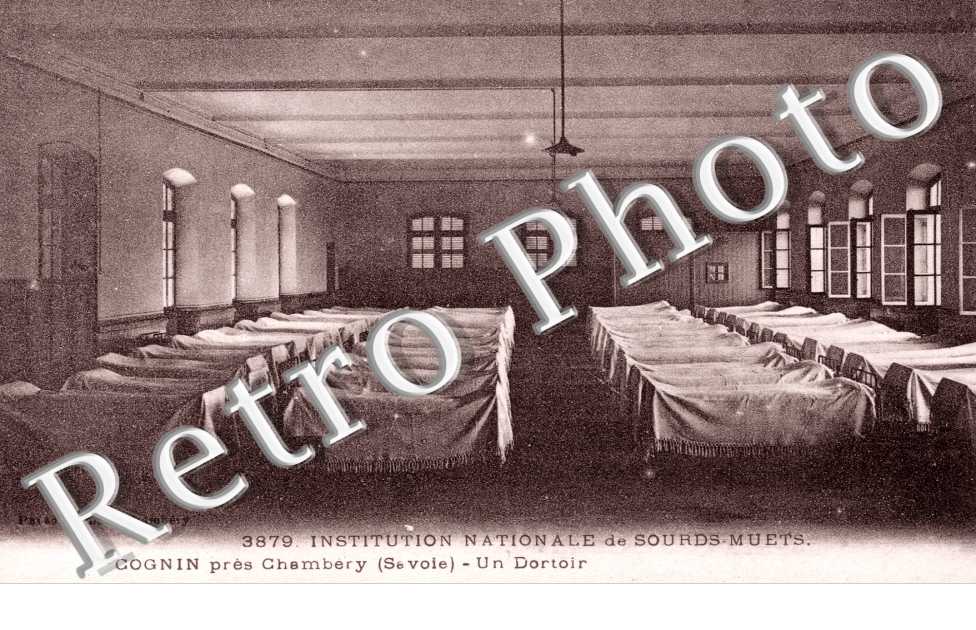 institution nationale des Sourds Muets - un dortoir