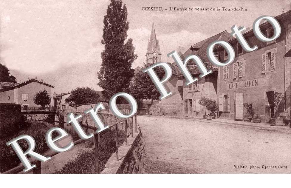 l'entree en venant de la Tour-du-Pin