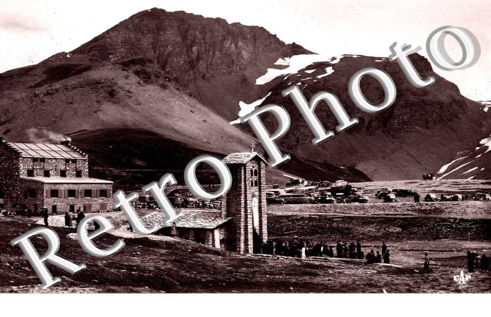 Col de l'Iseran, le Chalet Hotel et Chapelle Notre Dame de l'Iseran