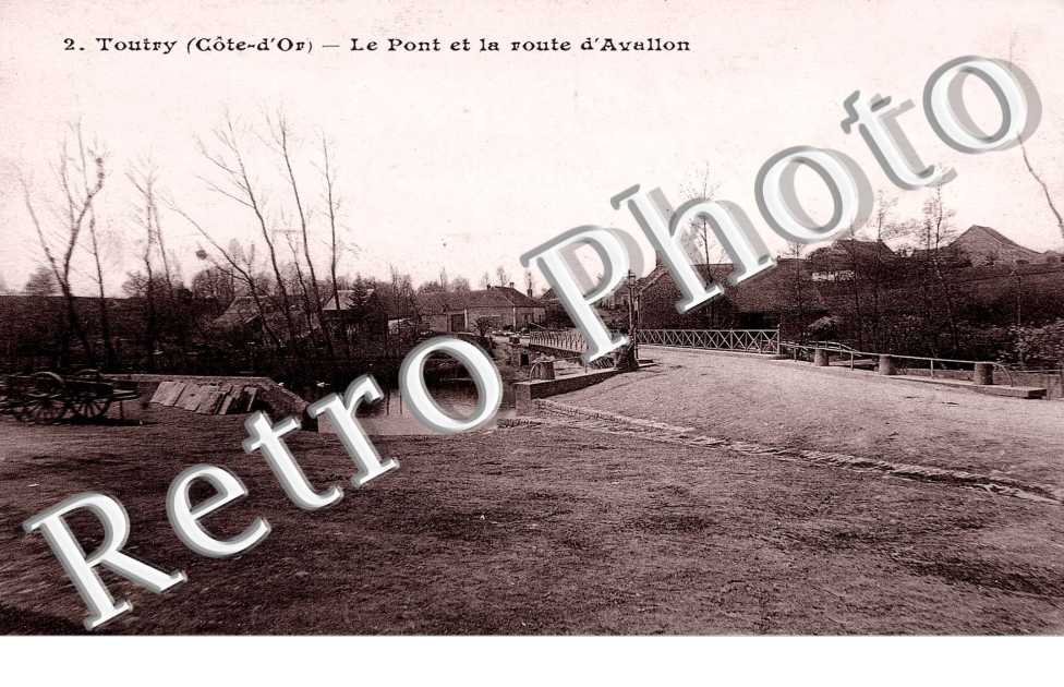 le pont et la route d'Avallon
