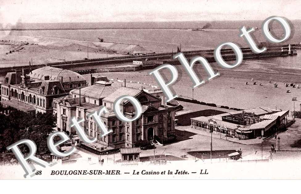 LE CASINO  ET LA JETEE
