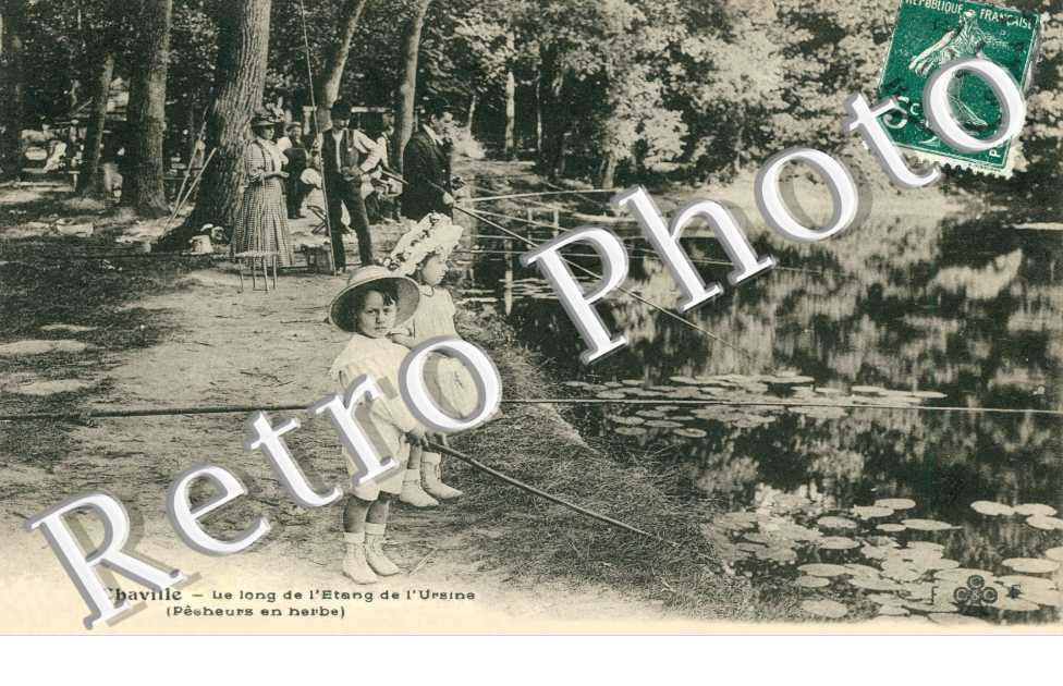 Pecheurs en herbe (sport) le long de l'etang de l'ursine