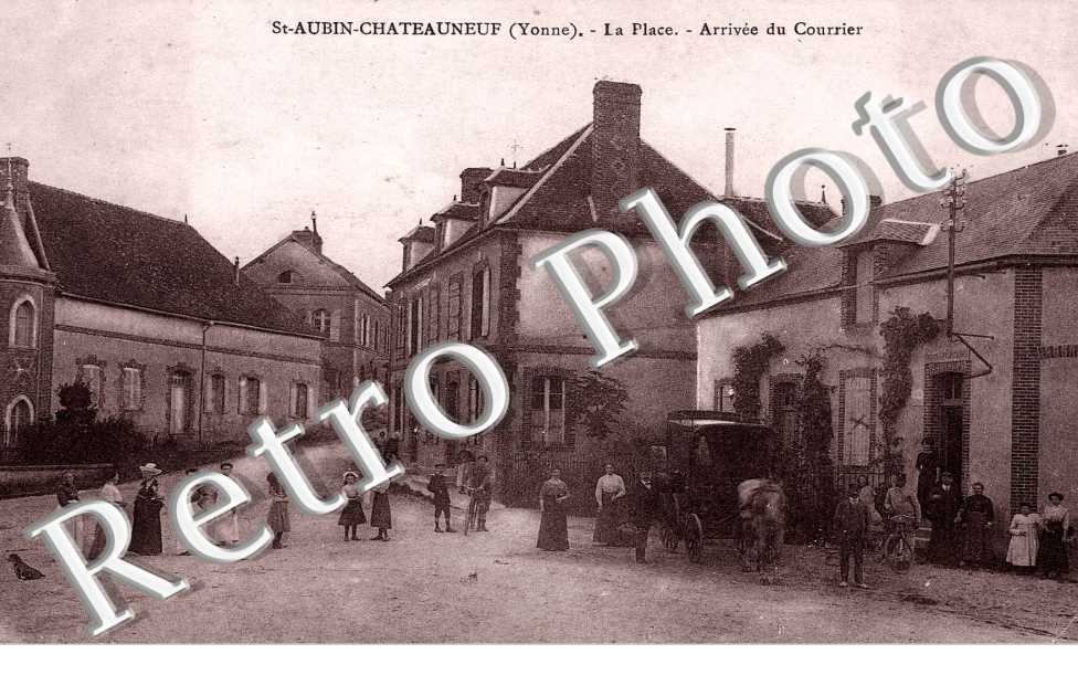 la place, arrivee du courrier