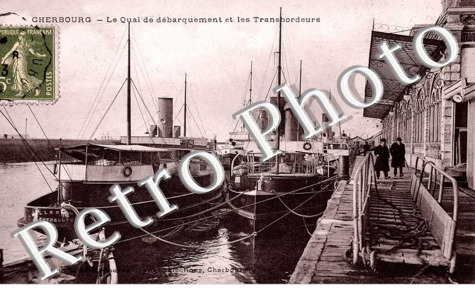 Le quai de debarquement et les transbordeurs