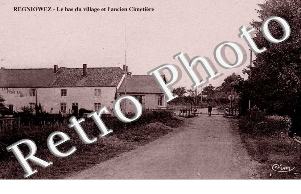 le bas du village et l'ancien cimetiere