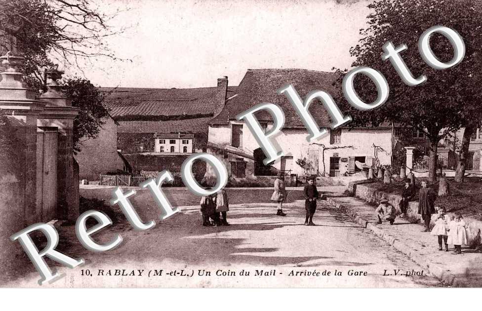 arrivee de la gare - un coin du mail
