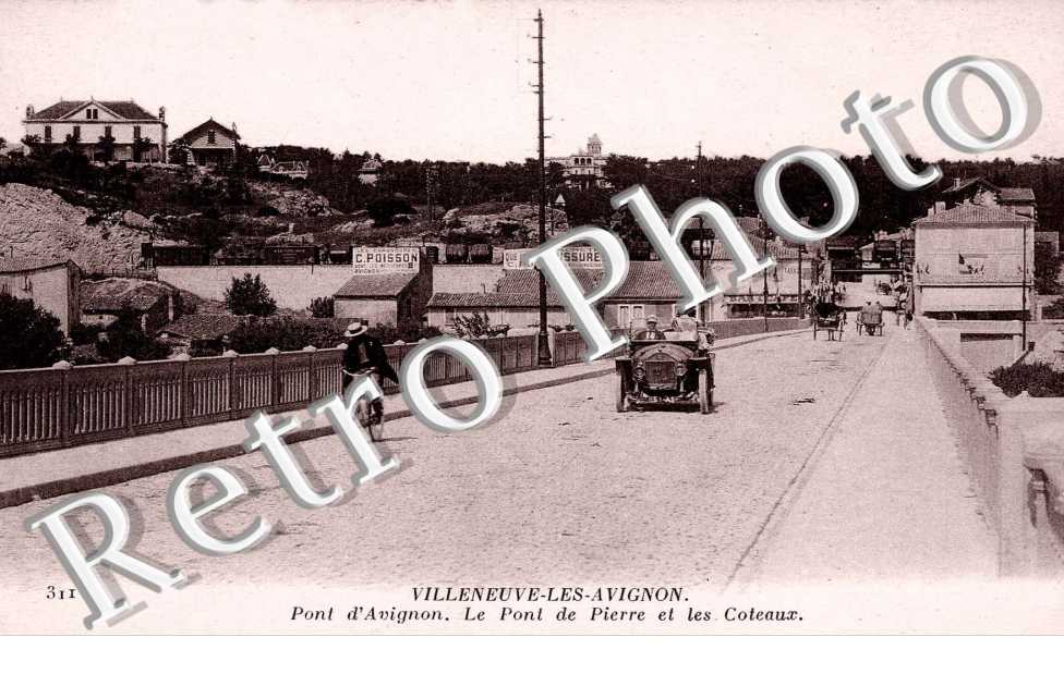 pont d'avignon - le pont de pierre et les coteaux
