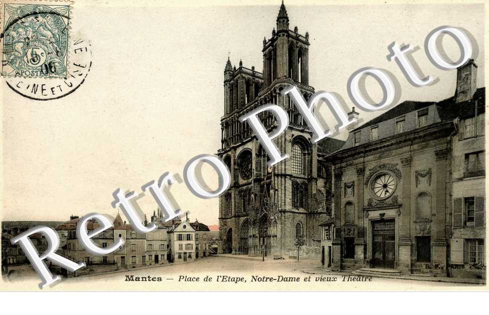 Place de l'Etape - Notre-Dame et vieux theatre