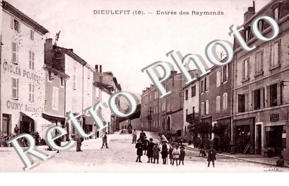 entree des Raymonds