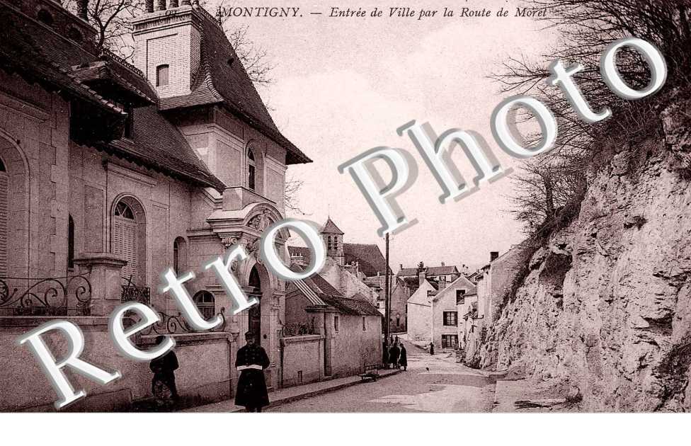 Entree de ville par la route de Moret