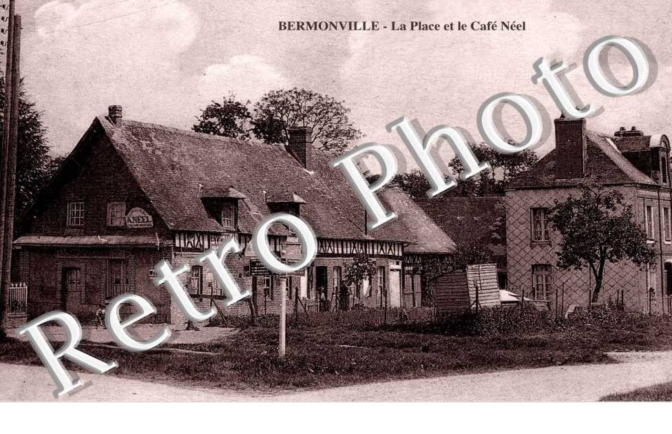 La Place et le Cafe Neel