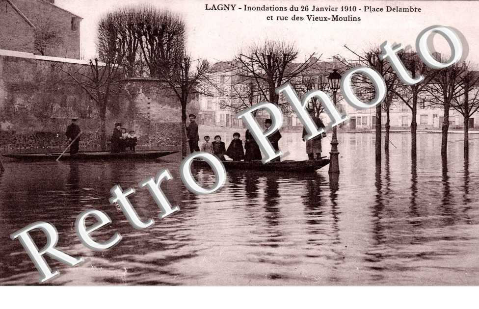 place Delambre et rue des Vieux Moulins Inondation du 36 janvier 1910