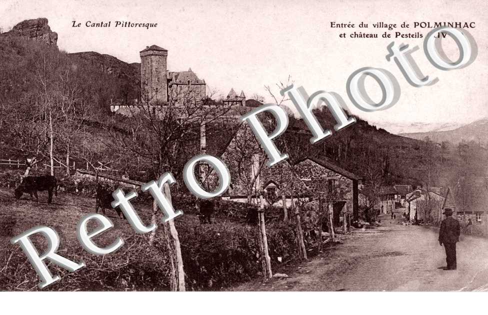 Entree du village et chateau de Pesteils