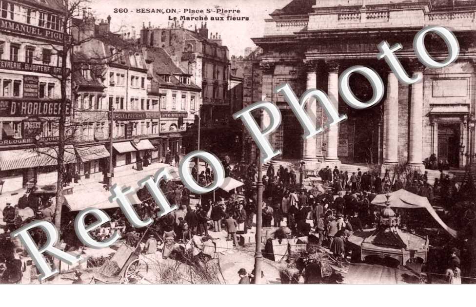 Place Saint Pierre - Marche aux fleurs