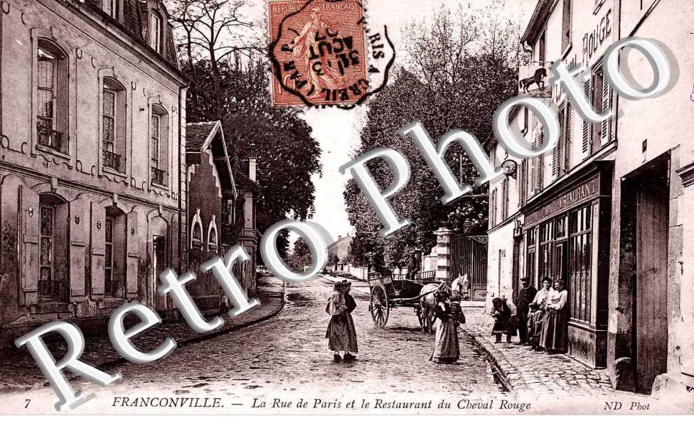 La rue de Paris et le restaurant du cheval rouge