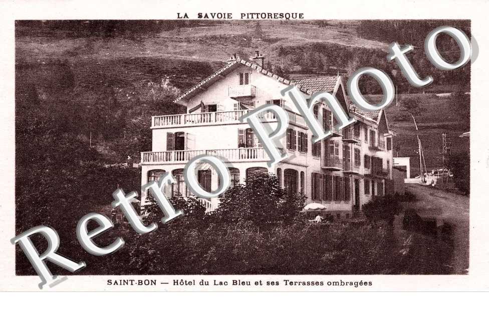 hotel du Lac Bleu et ses terrasses ombragees