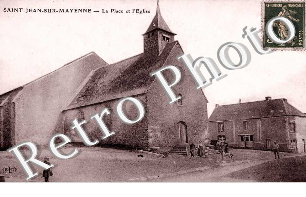 la place et l'eglise
