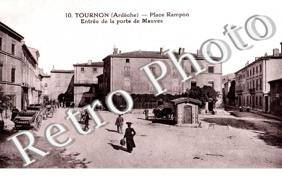 Place Rampon Entree de la porte de Mauves