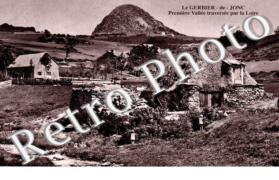 Le Mont Gerbier des Joncs Premiere vallee traversee par la Loire