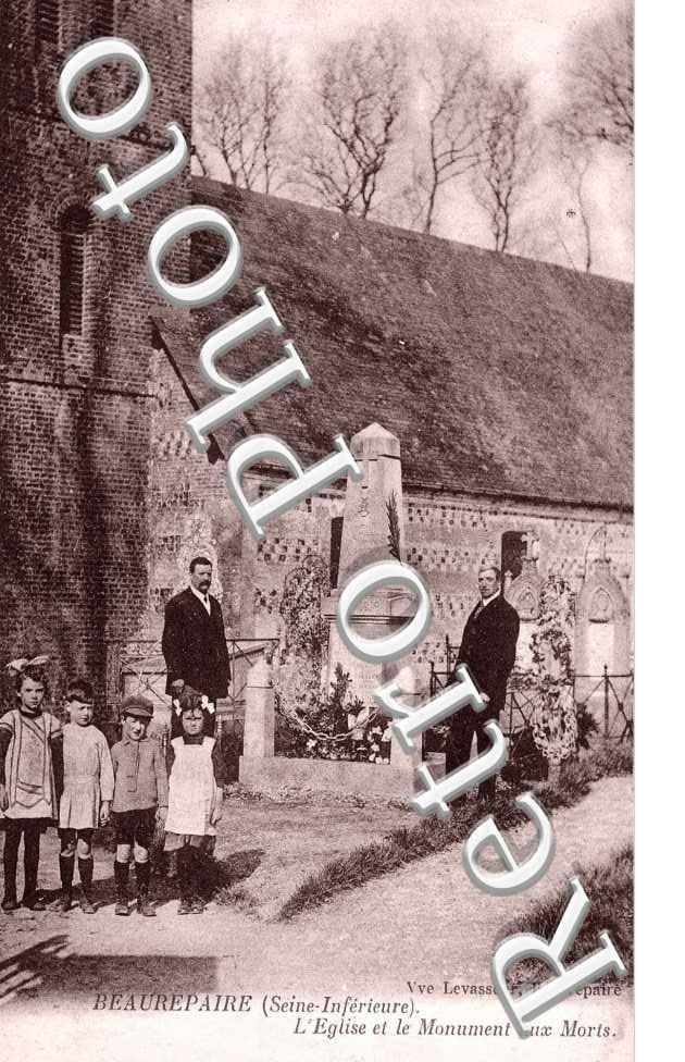 L'Eglise et le Monument aux Morts