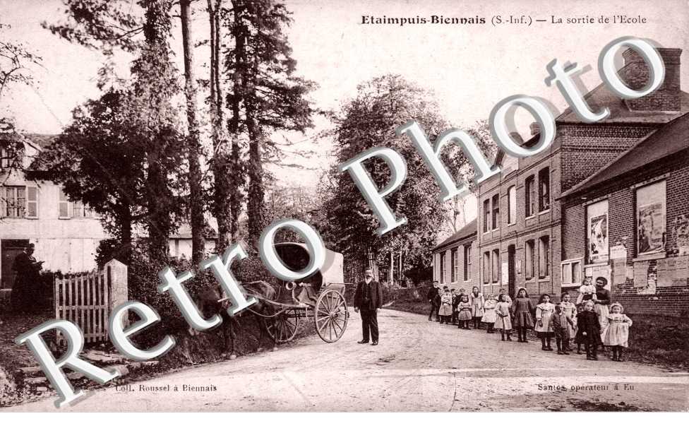 Etaimpuis-Biennais - La sortie de l'école