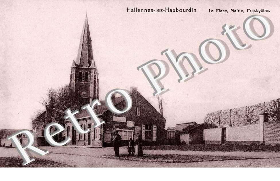 la place, la mairie, presbytere
