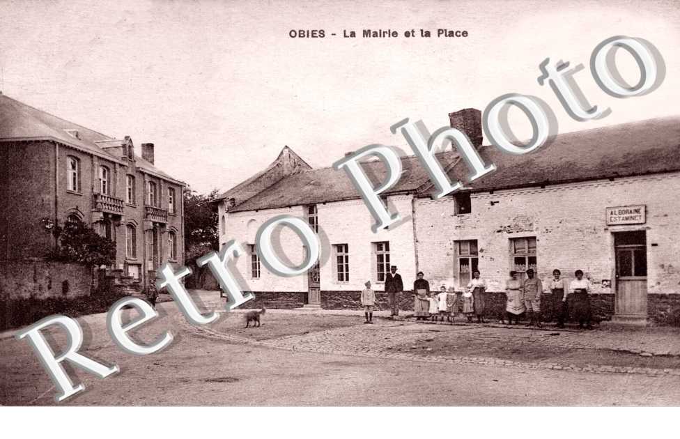 la mairie et la place
