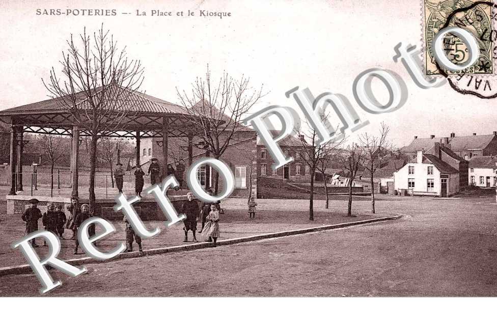 la place et le kiosque