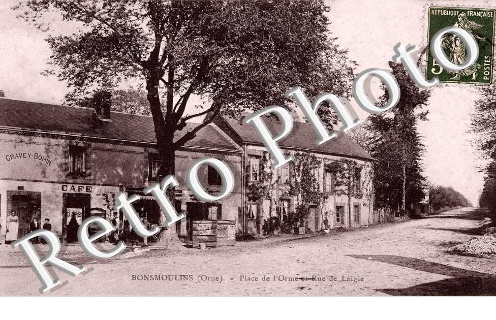 Place de l'Orme et Rue de Laigle