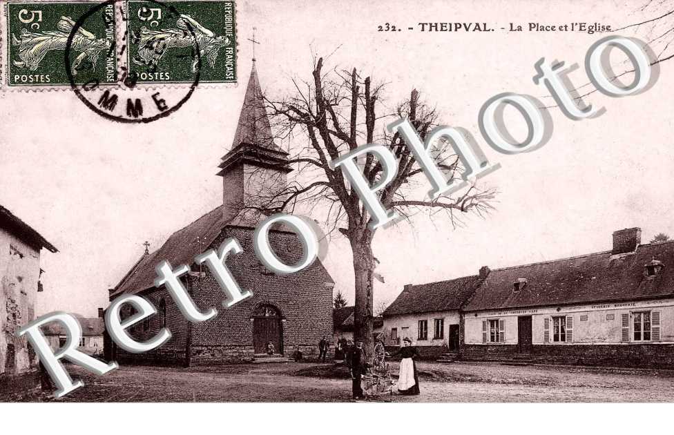 la place et l'église