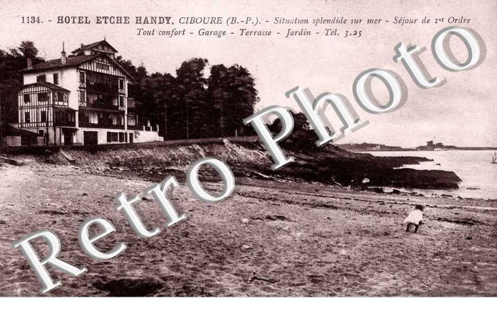 hotel Etche Handy. Le fort de Socoa au loin