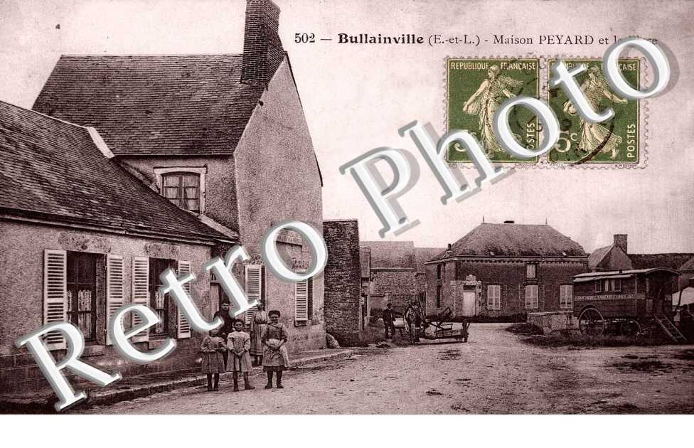 Maison Peyard et la place