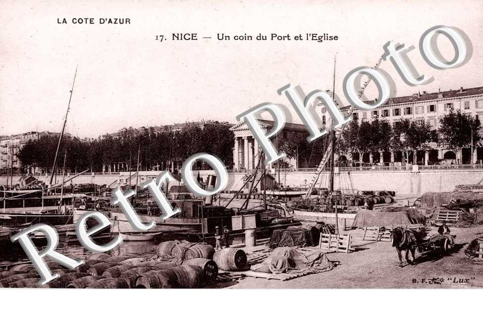 UN COIN DU PORT ET L'EGLISE
