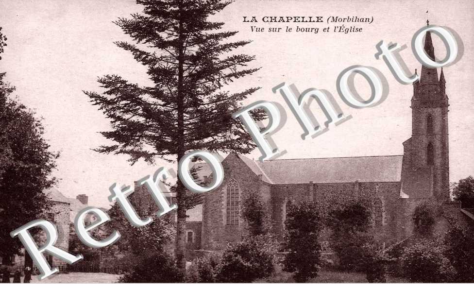 VUE SUR LE BOURG ET L'EGLISE